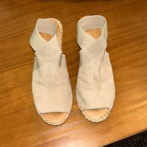 Gentle Souls by Kenneth Cole wedge sandals - 7.5